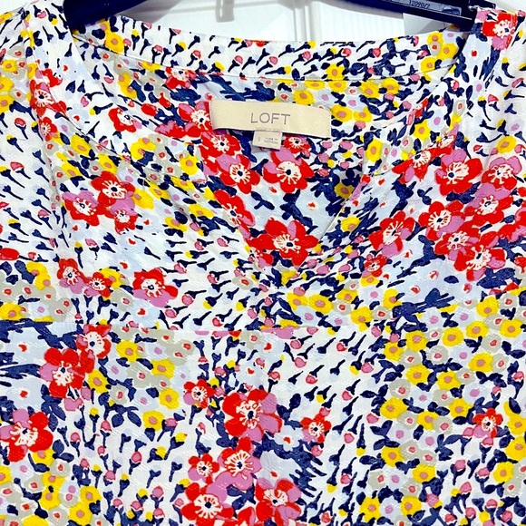 LOFT long sleeve blouse with ruffle sleeve, and ruffle bottom.  Sz S - Picture 2 of 5